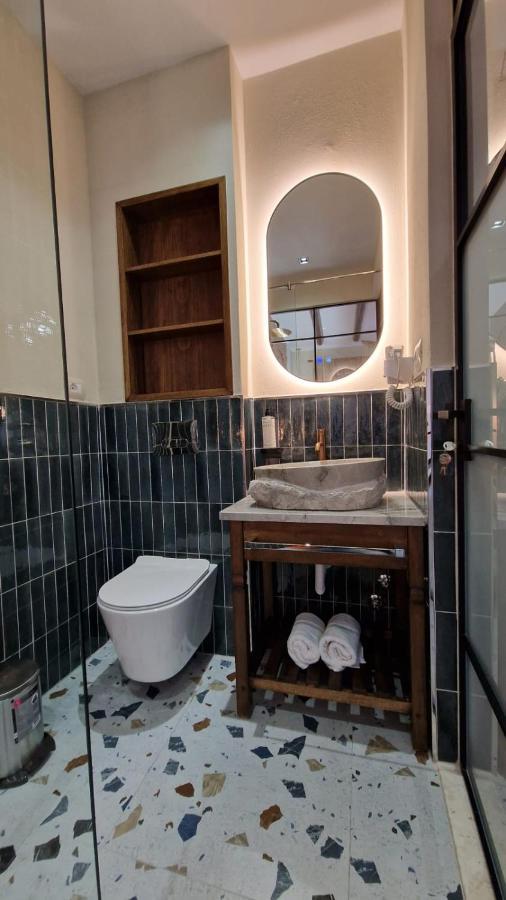 Bujtina Behram Hotell Korça Exteriör bild