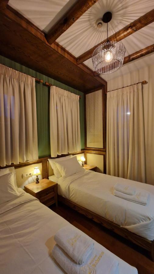 Bujtina Behram Hotell Korça Exteriör bild