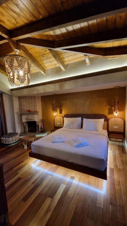 Bujtina Behram Hotell Korça Exteriör bild