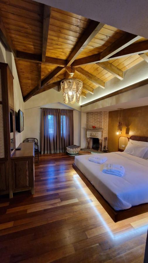Bujtina Behram Hotell Korça Exteriör bild