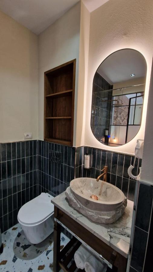 Bujtina Behram Hotell Korça Exteriör bild