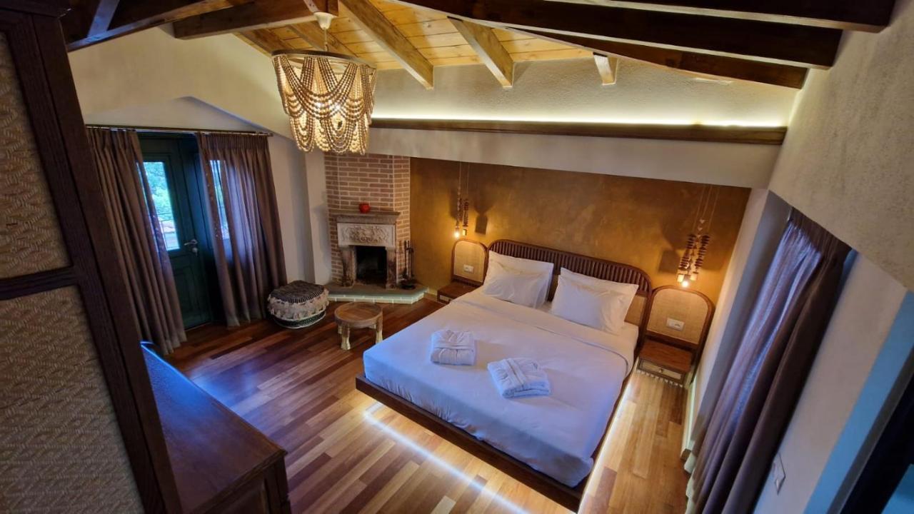 Bujtina Behram Hotell Korça Exteriör bild